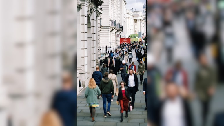 100,000 Pounds Is No Longer Considered A High Salary In London. Here's What Counts As 'Rich' Now