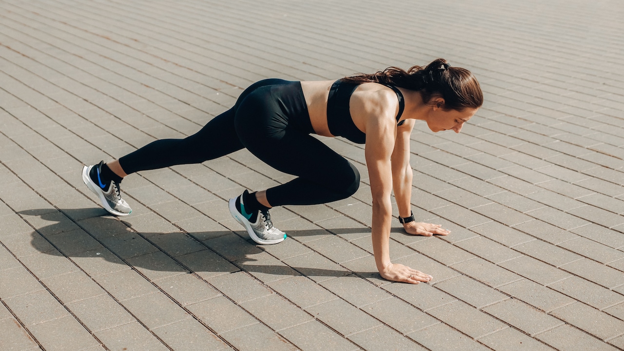 10 Reasons Sports Leggings Turn Sheer During Squats And How To Check Opacity Before Buying 10 Reasons Sports Leggings Turn Sheer During Squats And How To Check Opacity Before Buying