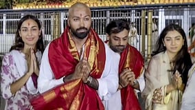 Hardik Pandya Goes Bald, Offers Prayers With Girlfriend Mahieka In Tirumala