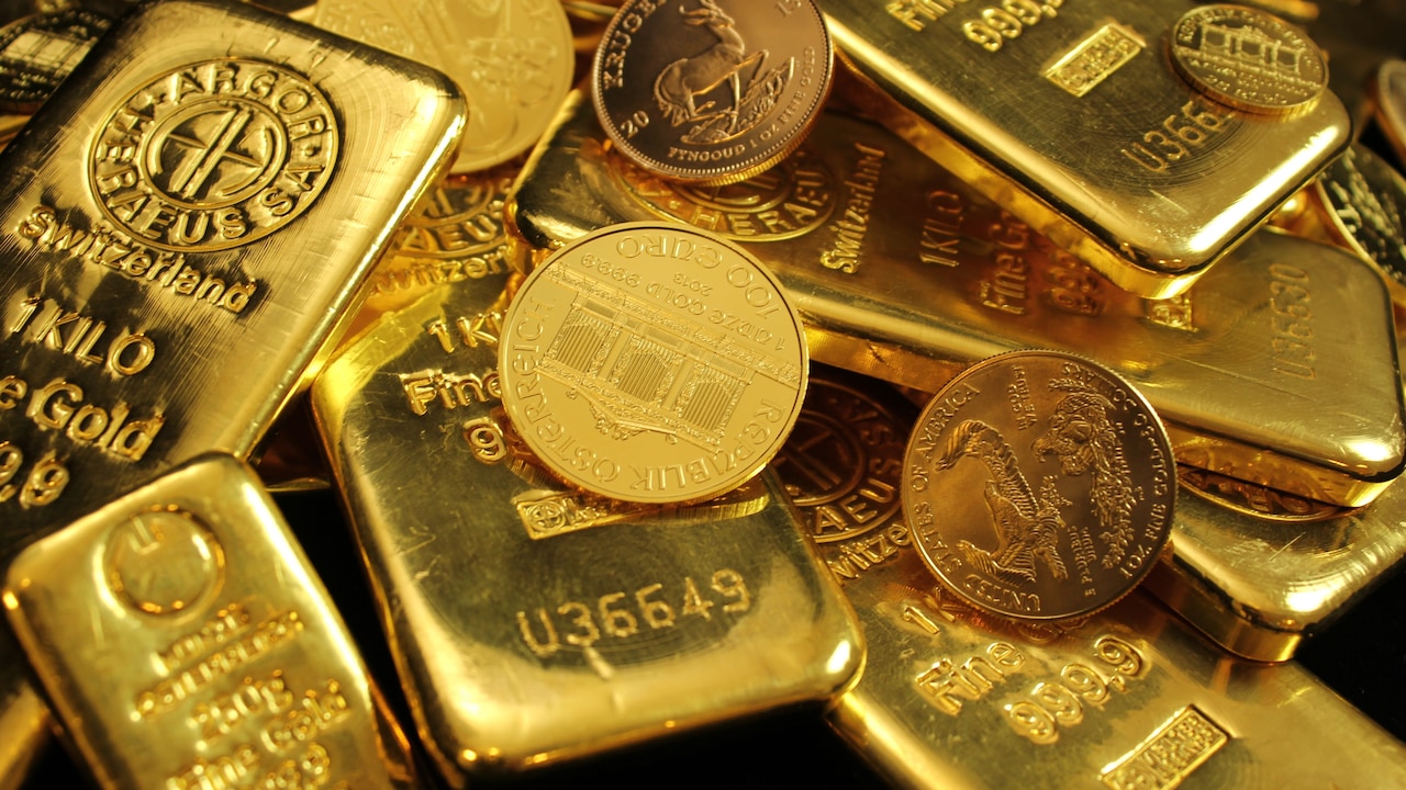 Gold Prices To Nose-Dive Again? Solid Options Bet Suggests Correction Around The Corner