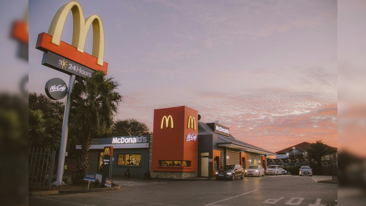 McDonald's Stumbles But Rivals Gain Edge In Fast-Food Value War