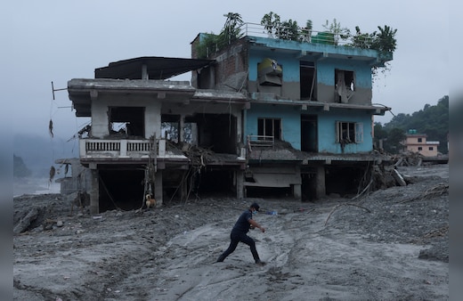 Nepal Flash Flood LIVE Updates: बाढ़ से मरने वालों की संख्या हुई 675, रासुवा-नुवाकोट और धाडिंग तक नदी के आसपास इलाकों में अलर्ट