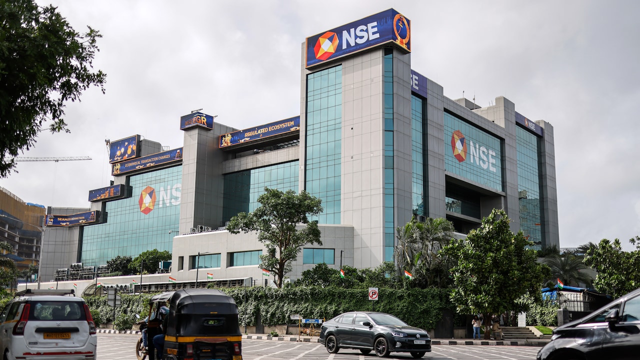 Bollywood-Backed Wedding Fashion Retailer Purple Style Labs To Sell Shares In IPO