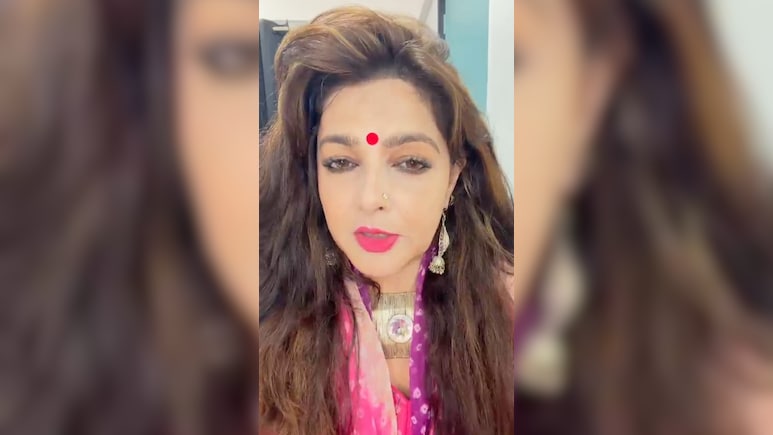 माथे पर बिंदी, गले में हार पहने दिखाई दी ममता कुलकर्णी, कहा, 'बैरागी का मतलब ये नहीं कि सब छोड़ दो'