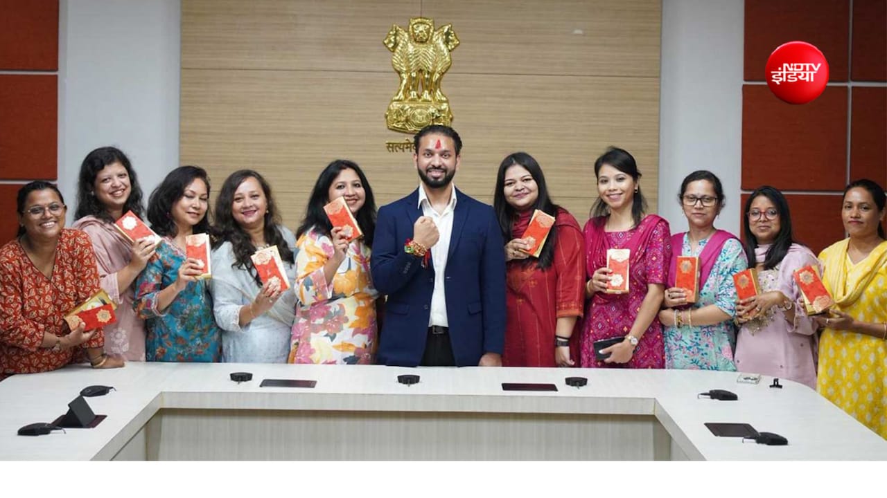कौन हैं IAS अश्वनी कुमार? जिनके लिए 11 महिला अफसरों ने मांगी लंबी उम्र, फिल्‍म देवयानी में द‍िखा चुके जलवा
