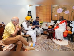 केजरीवाल और सिसोदिया के साथ 'आर्ट ऑफ लिविंग' आश्रम पहुंचे भगवंत मान, श्री श्री से मुलाकात को बताया सुकून भरा