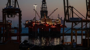Crude Oil Prices Extend Decline Amid Strait of Hormuz Impasse; Brent Oil Around $87 Per Barrel