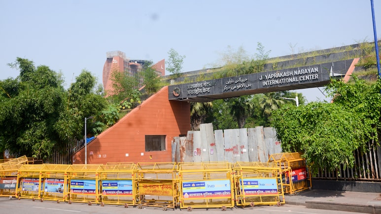 9 साल से बंद पड़ी अखिलेश की ड्रीम प्रोजेक्ट JPNIC के खुलने का रास्ता साफ, 30 साल की लीज पर जाएगी विवादित इमारत