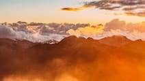 He Spent A Month On China's Mountains Watching The Clouds And Earned Rs 8.5 Lakh