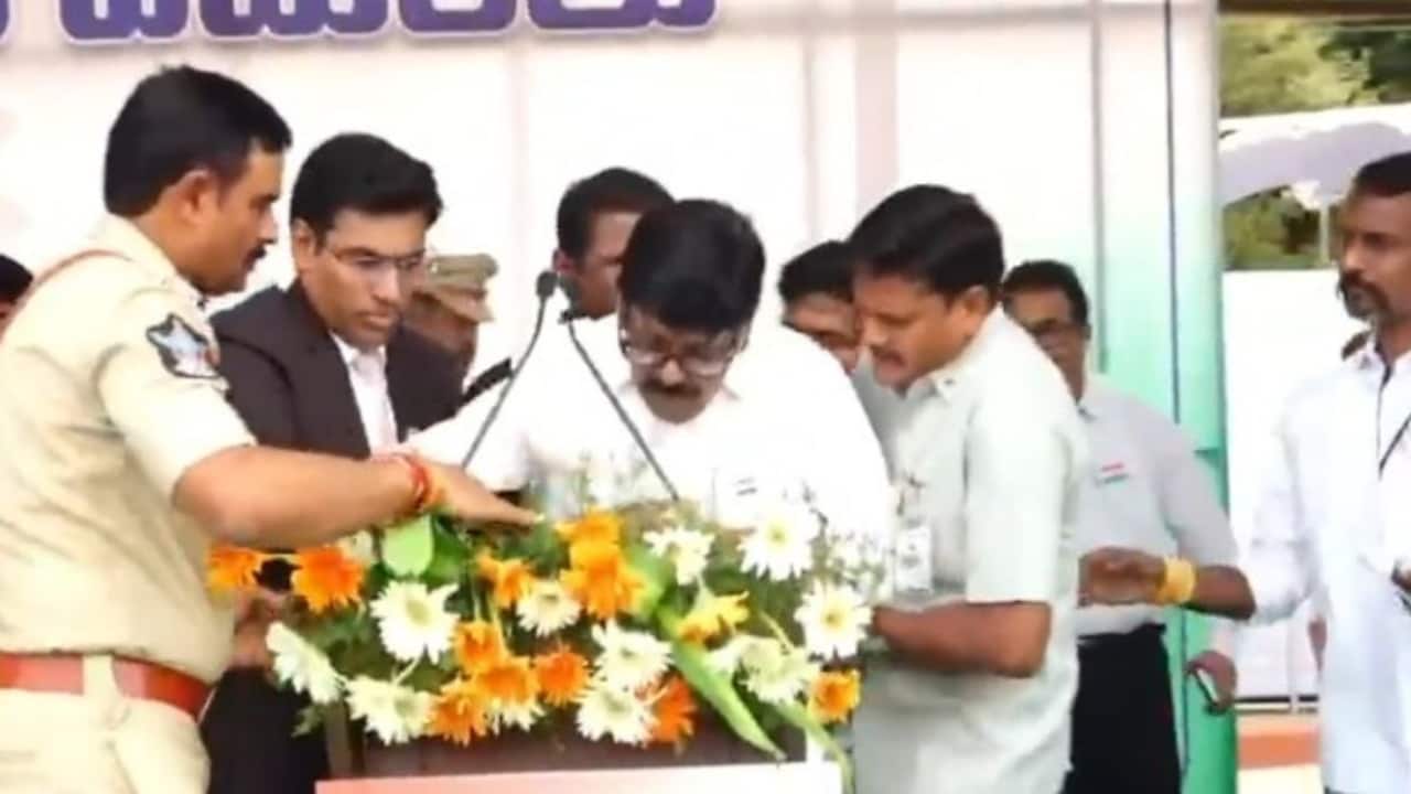 Andhra Minister Faints During Independence Day Event In Tirupati