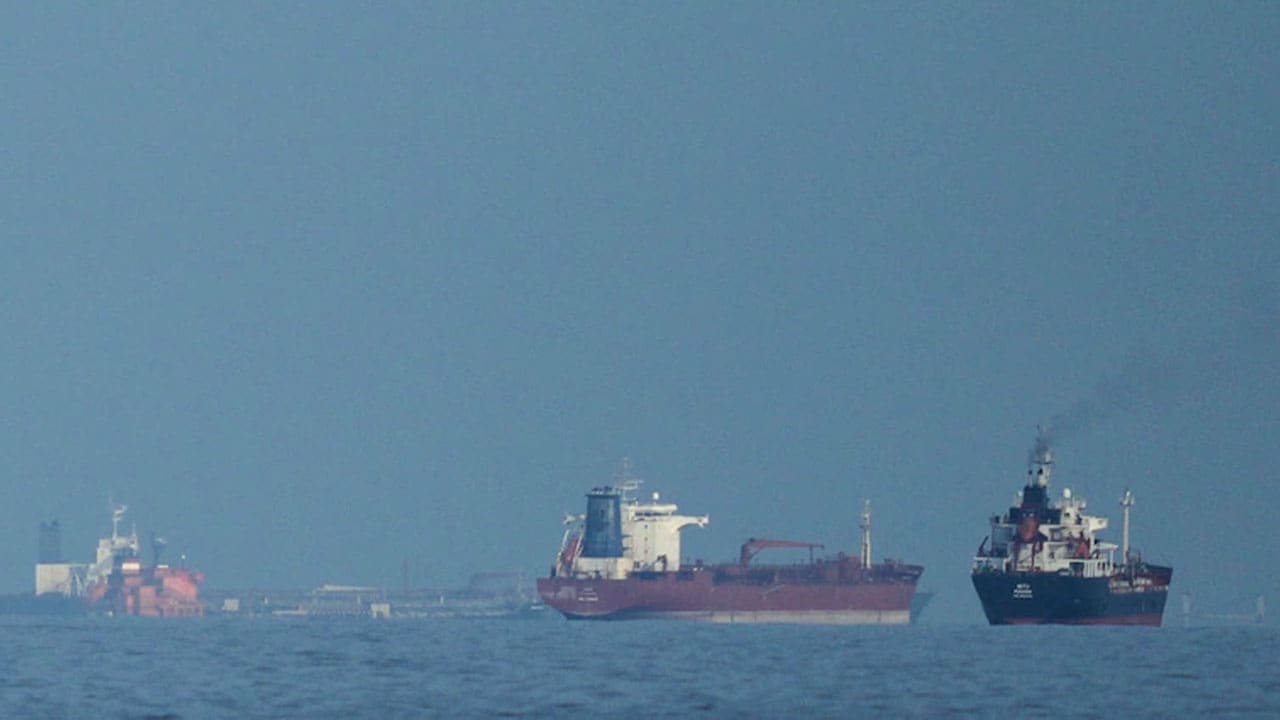 Iran Blames Foreign Carrier For Oil Pollution, Warns Gulf Environment Under Threat