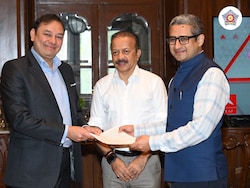 Adani Foundation Contributes Rs 15 Crore For 100 New Mumbai Police Cars