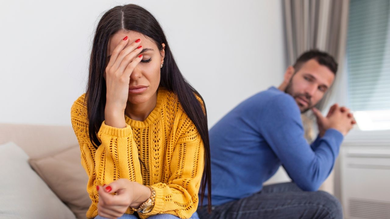 रिश्ता खत्म करने के लिए ये 4 हिंट देती है आपकी बॉडी, Relationship Expert ने बताया क्या होती है रिश्ते की 'Expiry Date'