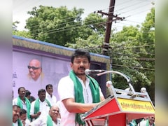 Udhayanidhi Stalin's Arrest: DMK Workers Throw Slippers At Police, Burn Effigy - Watch