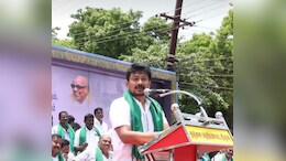Udhayanidhi Stalin's Arrest: DMK Workers Throw Slippers At Police, Burn Effigy - Watch