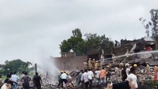 कौशांबी: पटाखा फैक्ट्री में जोरदार धमाका, 11 लोगों की मौत