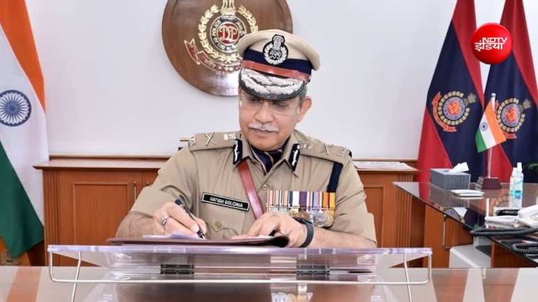IPS सतीश गोलचा अब होम गार्ड्स DG, द&zwj;िल्&zwj;ली कम&zwj;िश्&zwj;नर पद से अचानक क्&zwj;यों  हटाए गए थे?