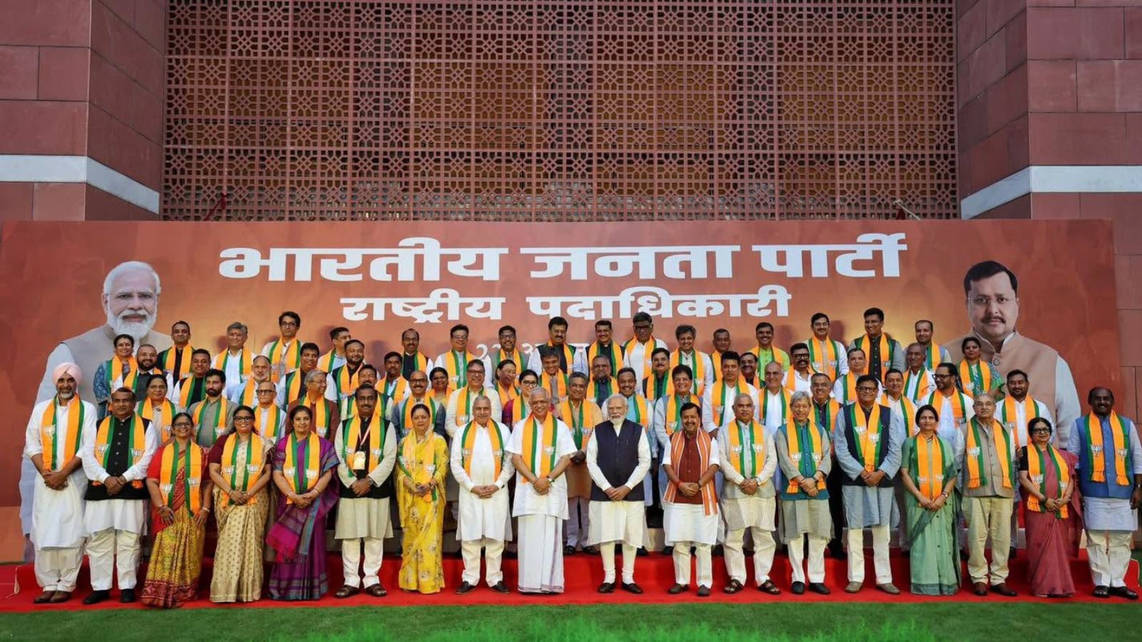 In Group Pic With PM Modi, BJP's New Team Sends A <i>Nari Shakti</i> Message