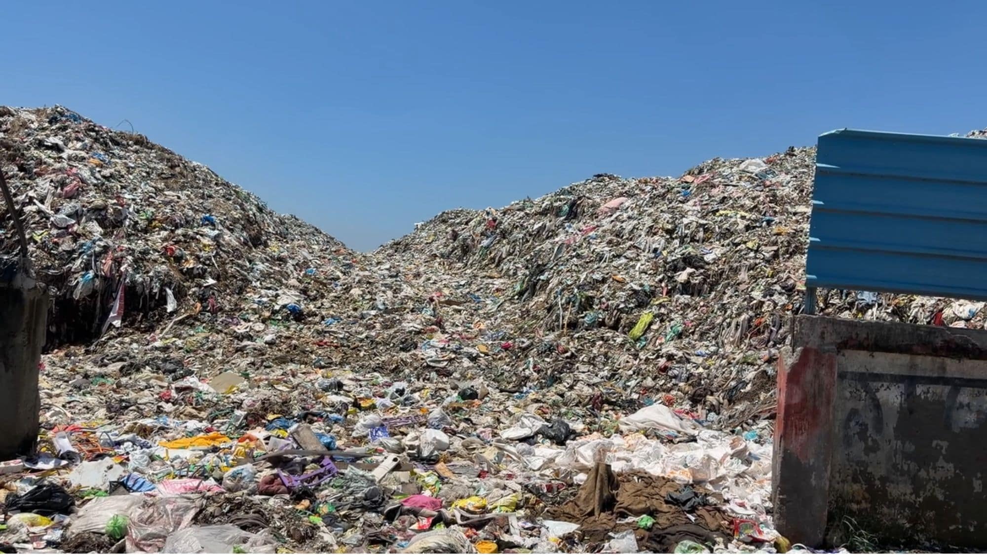 Mountains of trash at Haridwar Mountains of trash at Haridwar