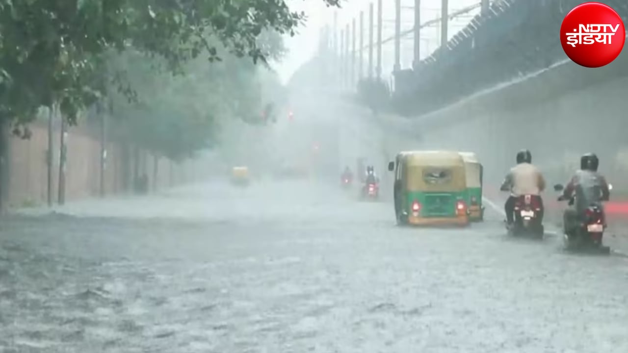 दिल्ली वालों सावधान, 6 जिलों में IMD का रेड अलर्ट, बादलों की गड़गड़ाहट के बीच होगी भारी बारिश