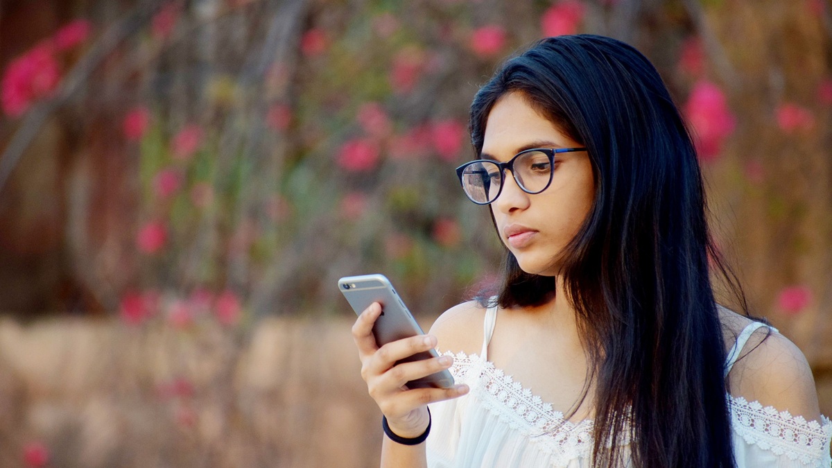 Airtel मात्र ₹200 में दे रहा 30GB डाटा और Amazon Prime, Zee5, JioHotstar जैसे 19 ओटीटी का एक्सेस
