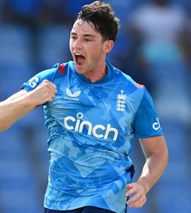 England Star, 25, Announces Retirement From Cricket After Long Injury Struggle