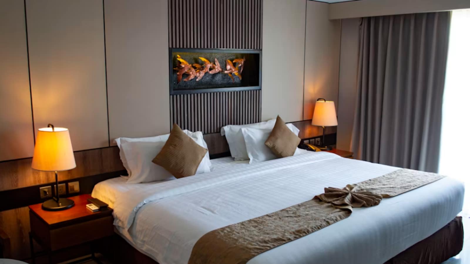 Couple Discovers Hidden Camera Pointed At Their Bed During Spain Trip, Airbnb Responds