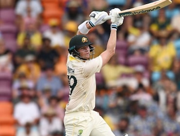 AUS vs BAN: बॉर्डर पार कर गए स्मिथ, 71 रन की पारी और सीधा इतिहास के पन्नों में दर्ज हो गया नाम