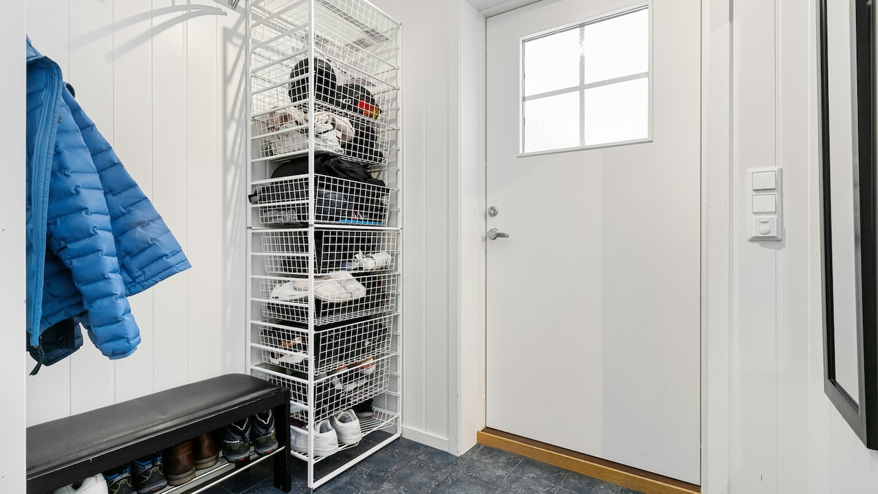 Shoe-Rack Smell Solutions: 10 Fixes For Damp Shoes And Bacteria Shoe-Rack Smell Solutions: 10 Fixes For Damp Shoes And Bacteria