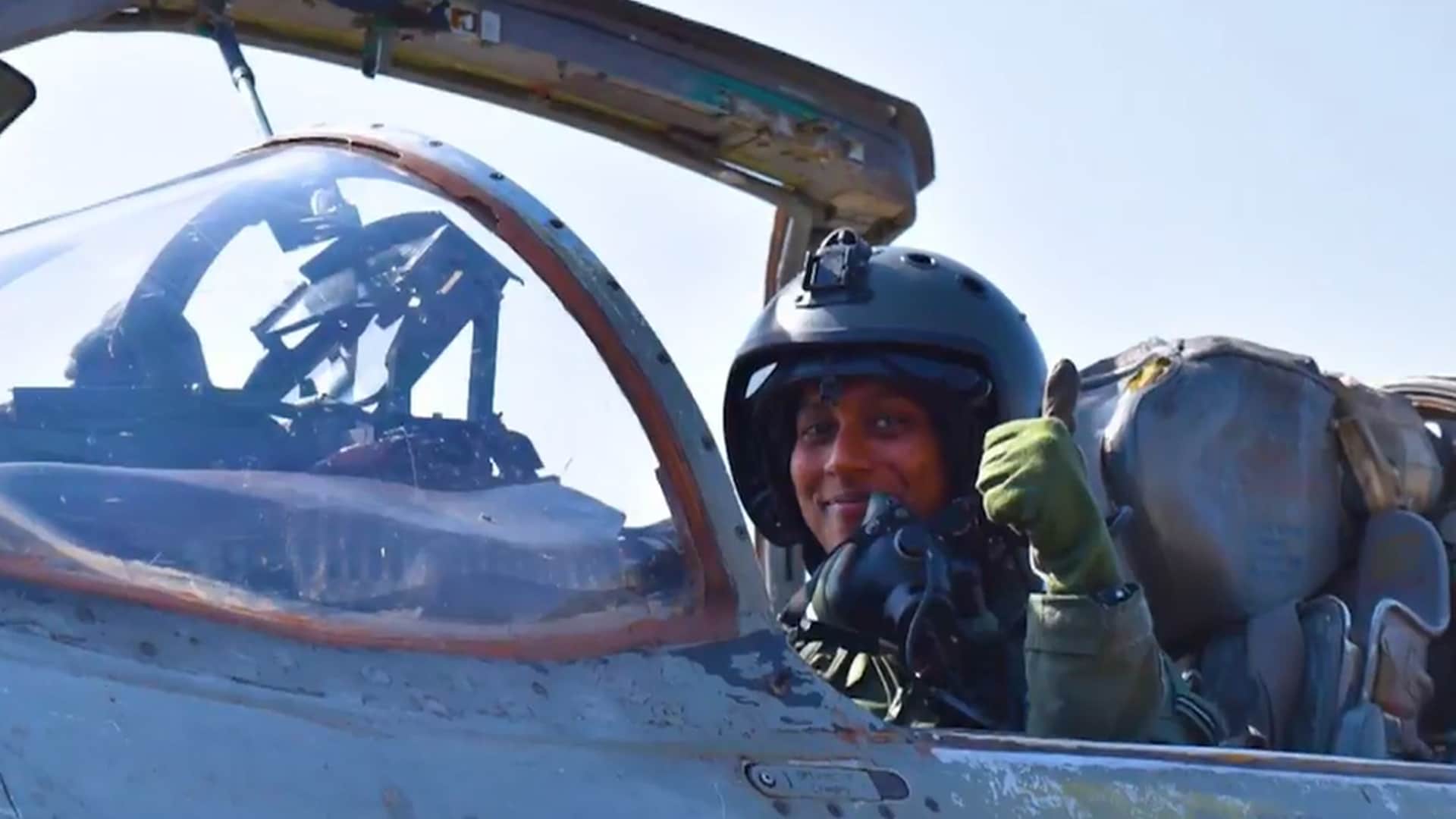 Meet Squadron Leader Bhawana Kanth, India's First Woman 'Top Gun'