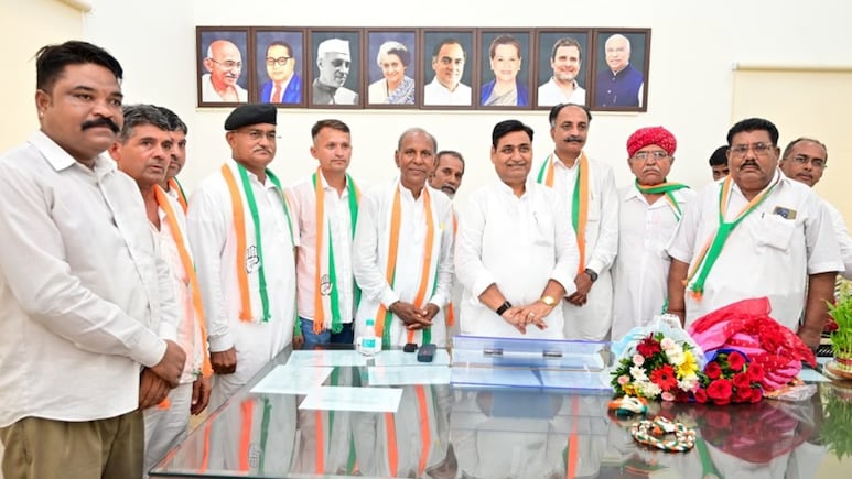 हरीश चौधरी के खिलाफ कांग्रेस समर्थकों को लेकर पहुंचे मेवाराम जैन! अजमेर में 'बाहरी नेता' से कार्यकर्ता नाराज