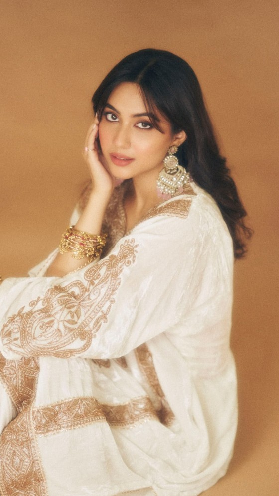 Reem Shaikh Radiates Grace In An Ethereal White Ensemble