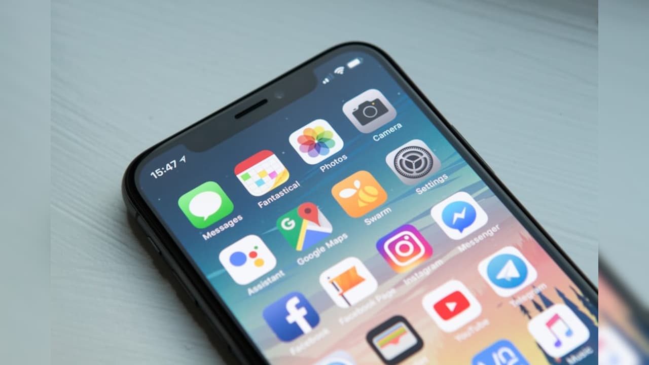 Fake 'Adult’ Apps on Instagram, Facebook Used to Hijack Phones and Commit Financial Fraud