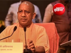 योगी सरकार शिक्षकों को देगी सम्मान, 61 का हुआ चयन, जानिए किसे मिला मौका