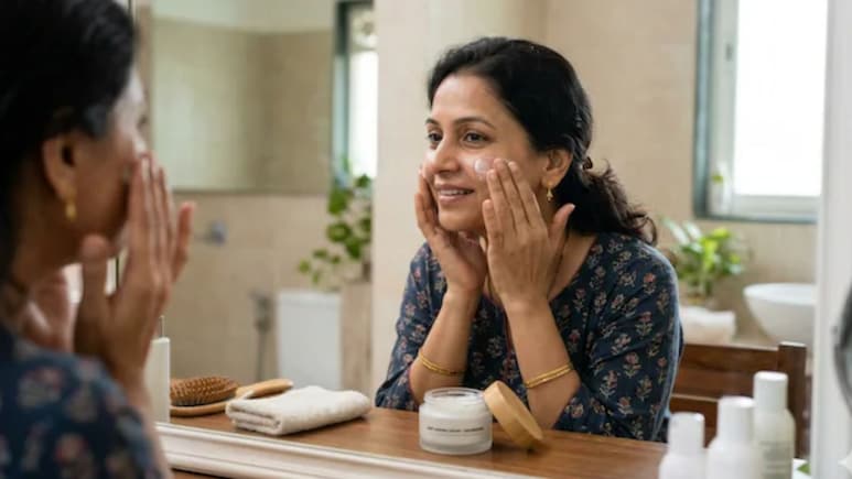 चेहरे पर रूखापन बढ़ गया? एक्सपर्ट ने बताया स्किन बैरियर डैमेज में क्&zwj;या करें