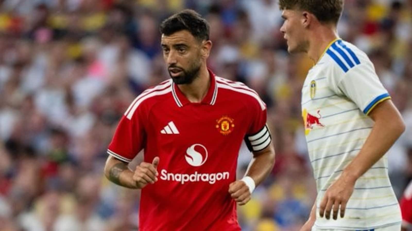 Watch: Pitch Invaders Take Selfies With Bruno Fernandes During Manchester United Friendly vs Leeds