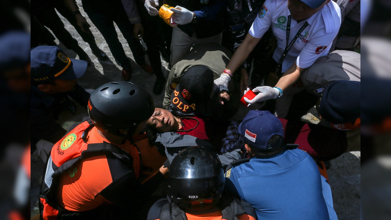200 personnel had been deployed to handle the operation. 200 personnel had been deployed to handle the operation.
