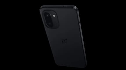 OnePlus का 50MP कैमरा, 7400mAh बैटरी वाला फोन मिल रहा ₹3000 सस्ते में