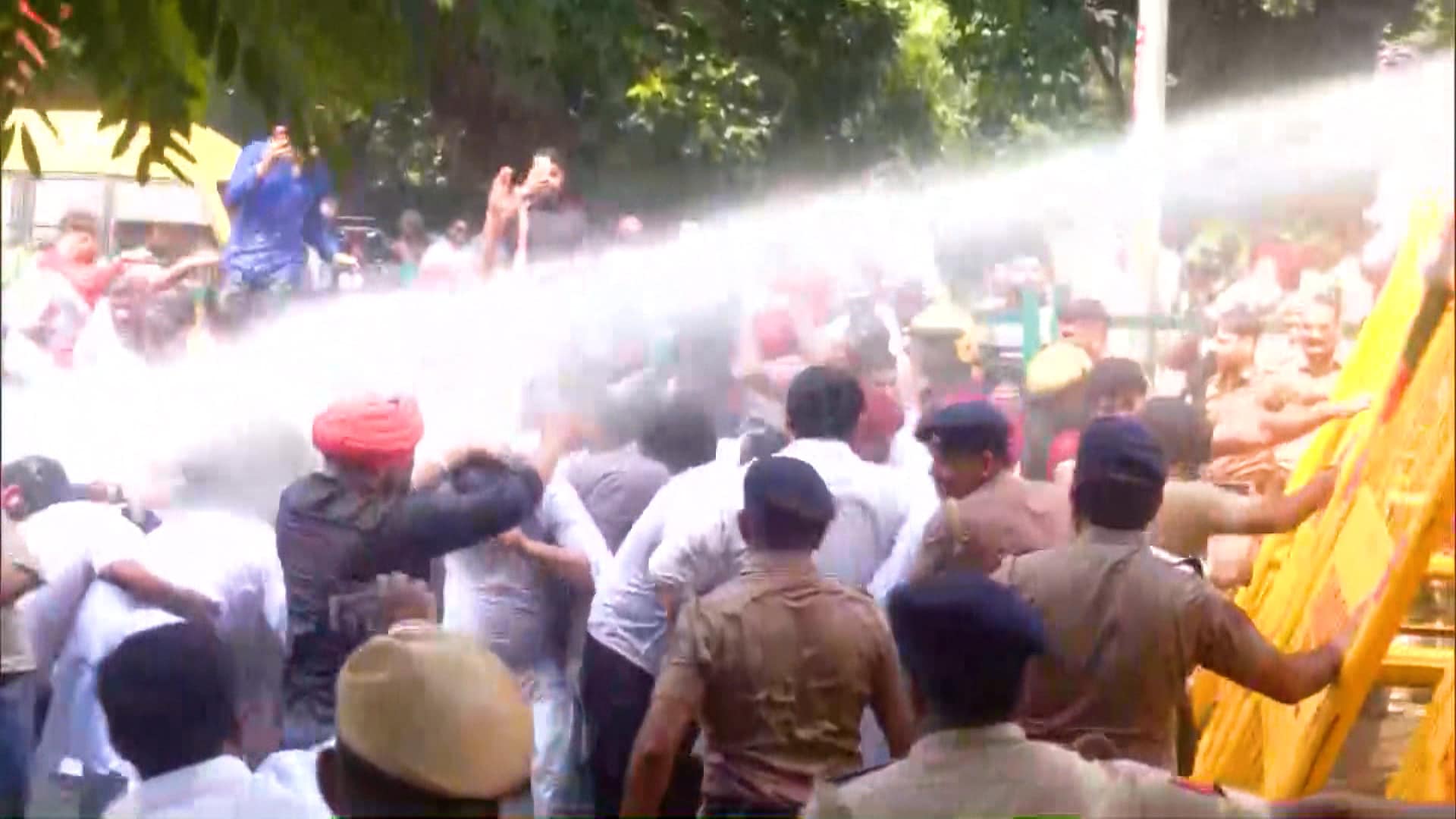 Water Cannons Used as BJP, Congress Protest Over Alleged Punjab Paper Leak