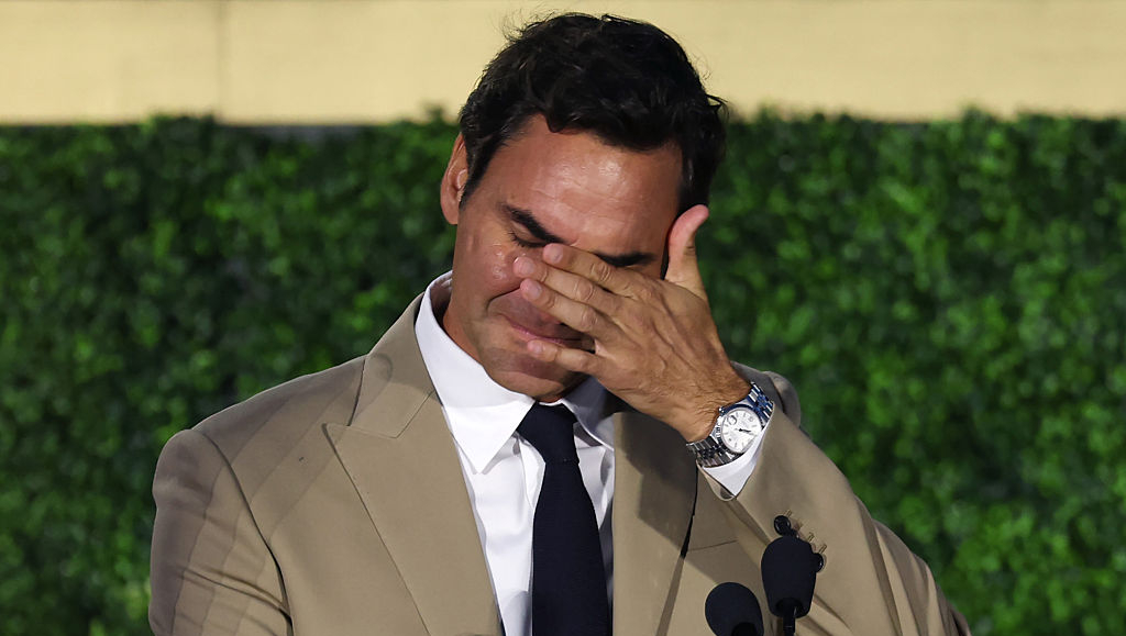 'This Is Such A Mess': Federer Breaks Down During Tennis Hall Of Fame Speech