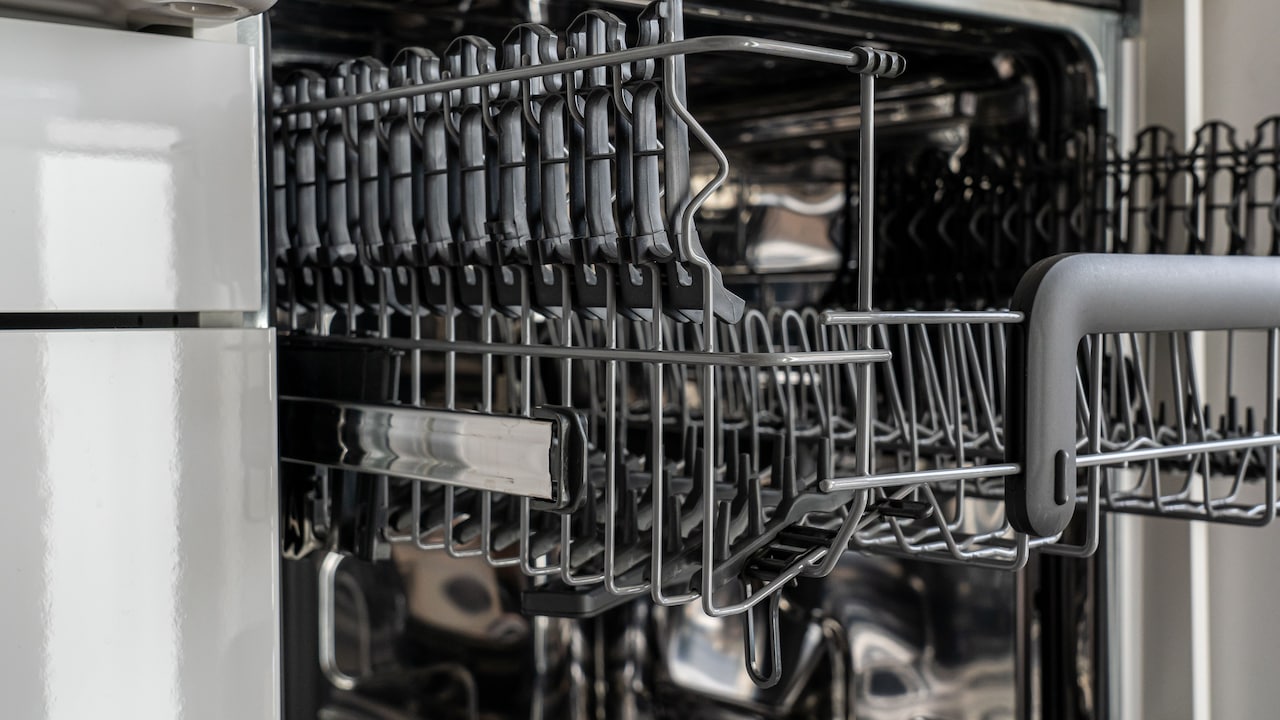 10 Dishwasher Mistakes That Leave Baked-On Grease And Food Stuck To Cookware