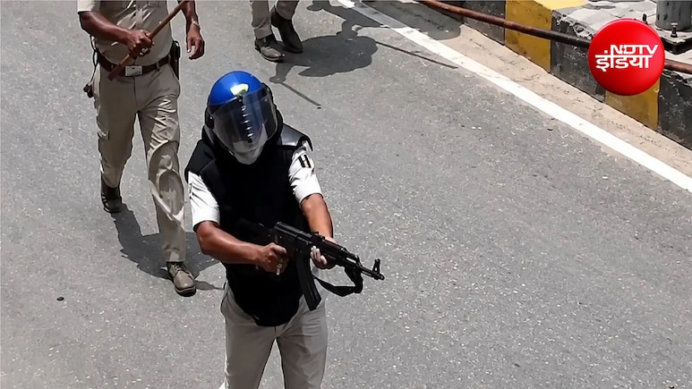 सीवान फायरिंग के बाद बिहार पुलिस के नियमों में बड़ा बदलाव , प्रदर्शन में AK-47 के इस्तेमाल पर सख्ती