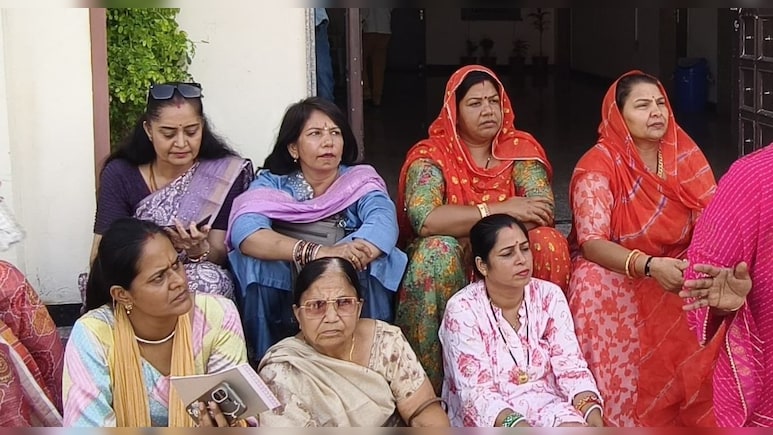 न&zwj;गर न&zwj;िकाय चुनाव में ट&zwj;िकट घोषणा से पहले ही BJP में बगावत, मह&zwj;िला पदाध&zwj;िकार&zwj;ियों ने खोला मोर्चा&nbsp;