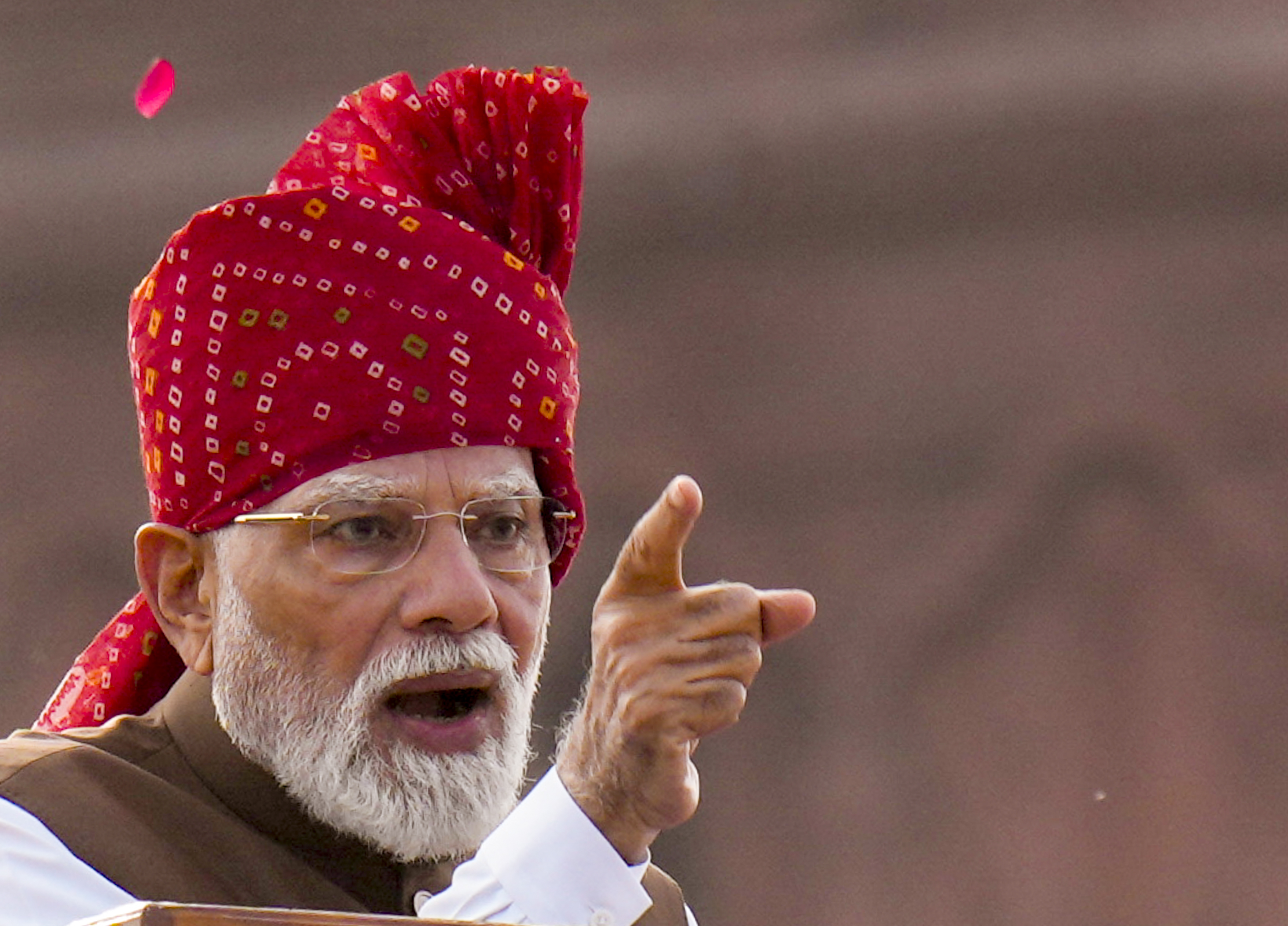 As GDP Grows, PM Says "Don't Travel Abroad Or Buy Gold, No Foreign Weddings"
