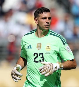 Chelsea Sign Argentina Goalkeeper Emiliano Martinez From Aston Villa