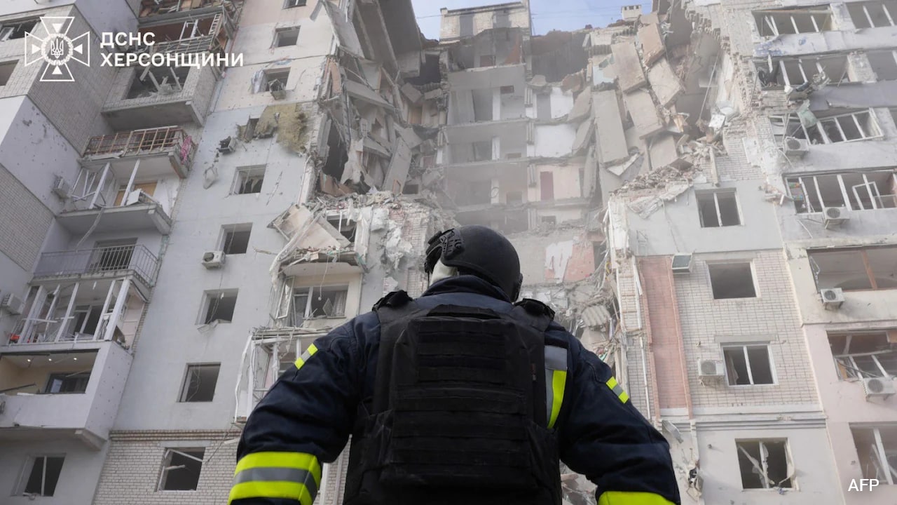 Ukraine Tells Kherson Residents To Leave As Russia Intensifies Attacks