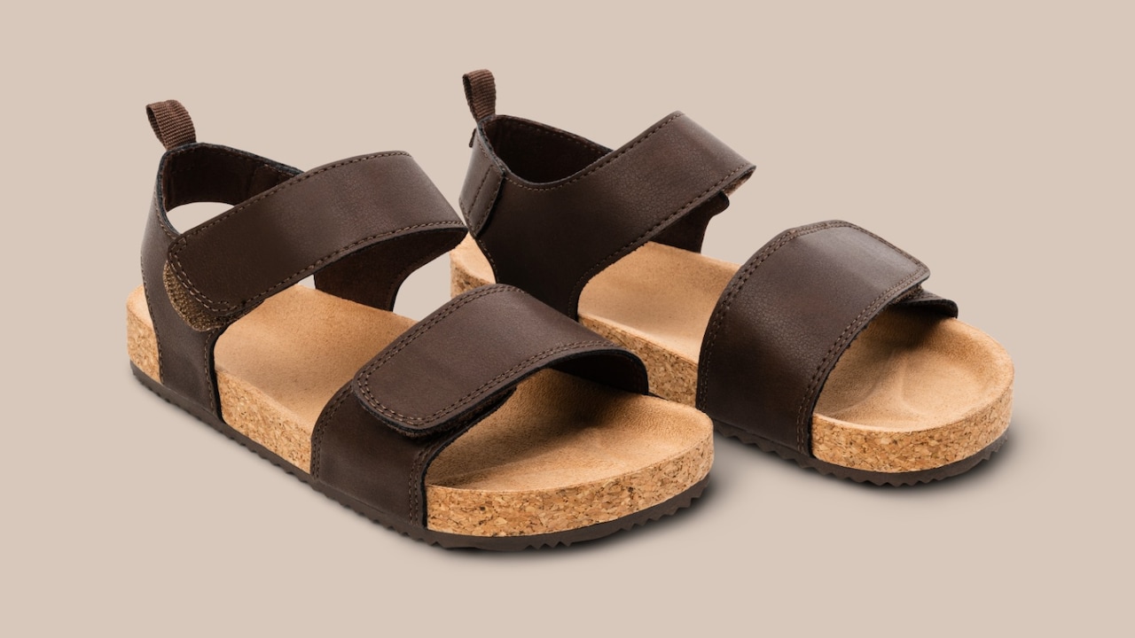 Why Kolhapuri Chappals Turn Dark Or Stiff After Getting Wet:10 Reasons And Fixes Why Kolhapuri Chappals Turn Dark Or Stiff After Getting Wet:10 Reasons And Fixes