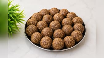 आज क्या बनाऊं: सर्दी-जुकाम से लेकर कमर दर्द तक में फायदेमंद हैं शुगर फ्री अलसी के लड्डू, नोट करें रेसिपी
