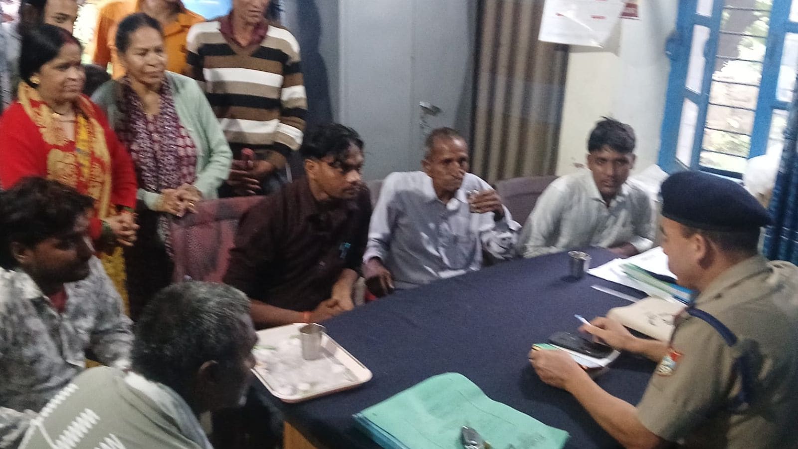 श्याम सिंह को लेने आए उनके बेटे 