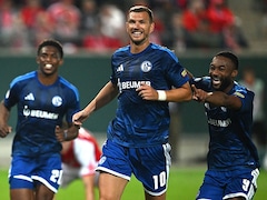 Edin Dzeko Shines As Schalke Survive Scare In German Cup